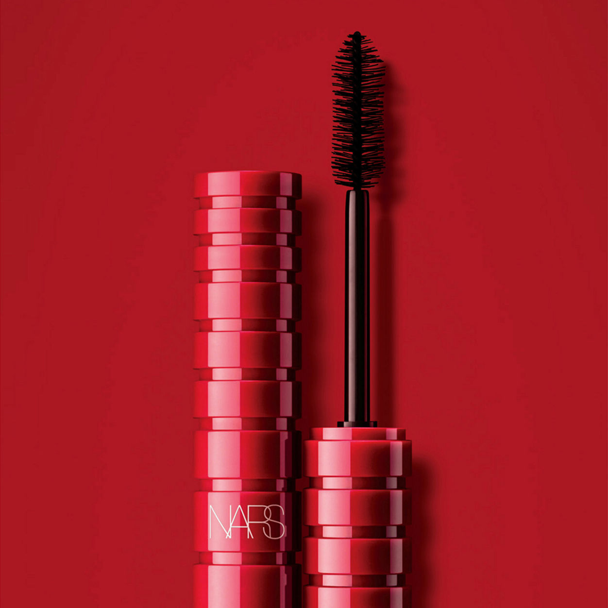 Lifestyle image of Nars Climax Mascara