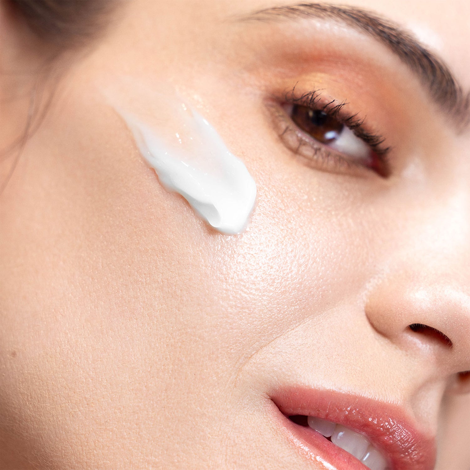 Model image of RéVive Hydrogel Moisturizer
