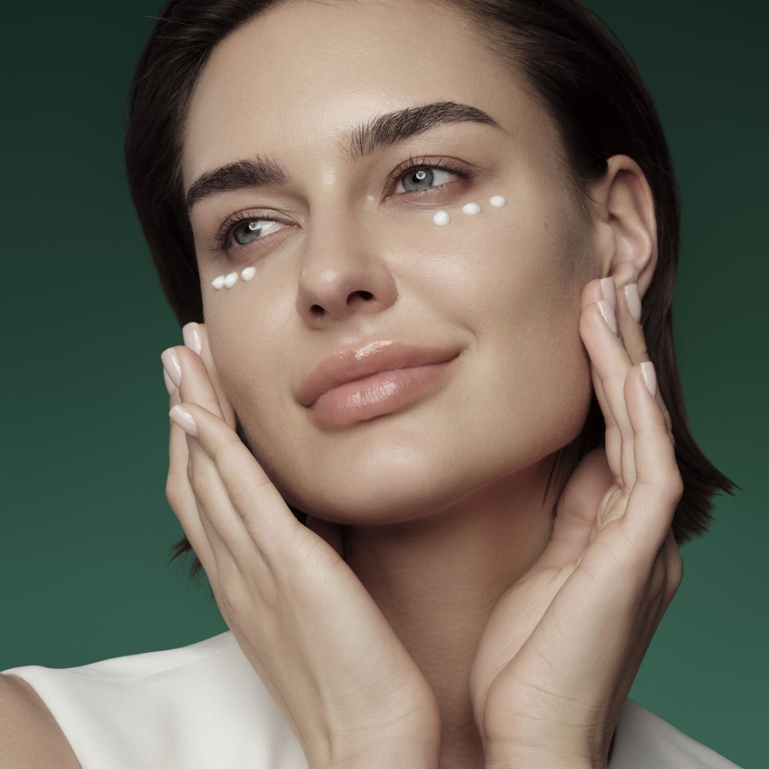 Model image of RéVive Fermitif Lifting Eye Gel Mask
