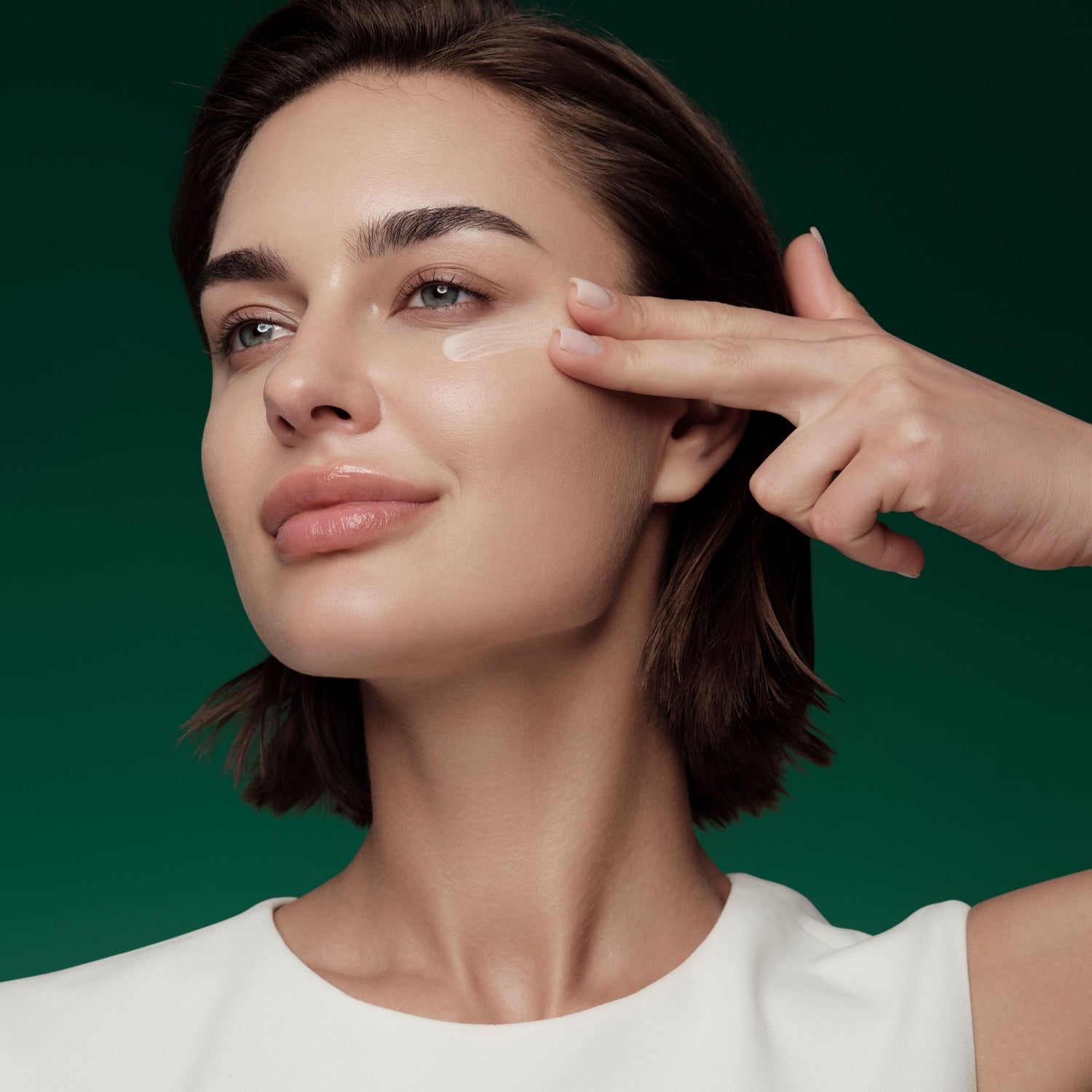 Model image of RéVive Intensité Volumizing Eye Serum