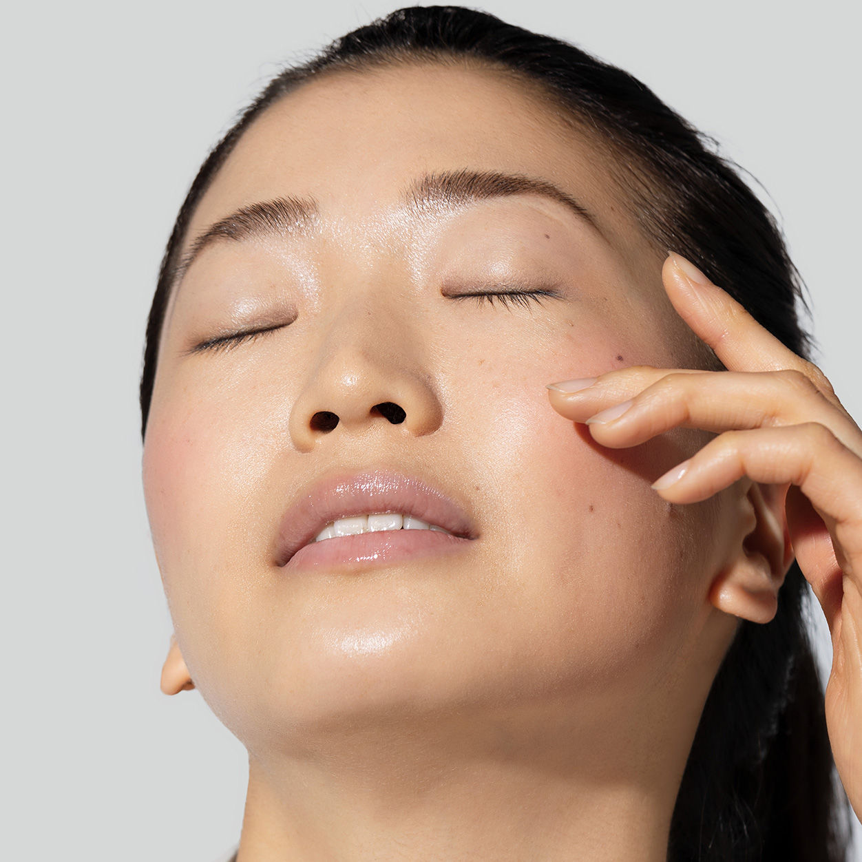 Model image of Dermalogica BioLumin-C Gel Moisturizer