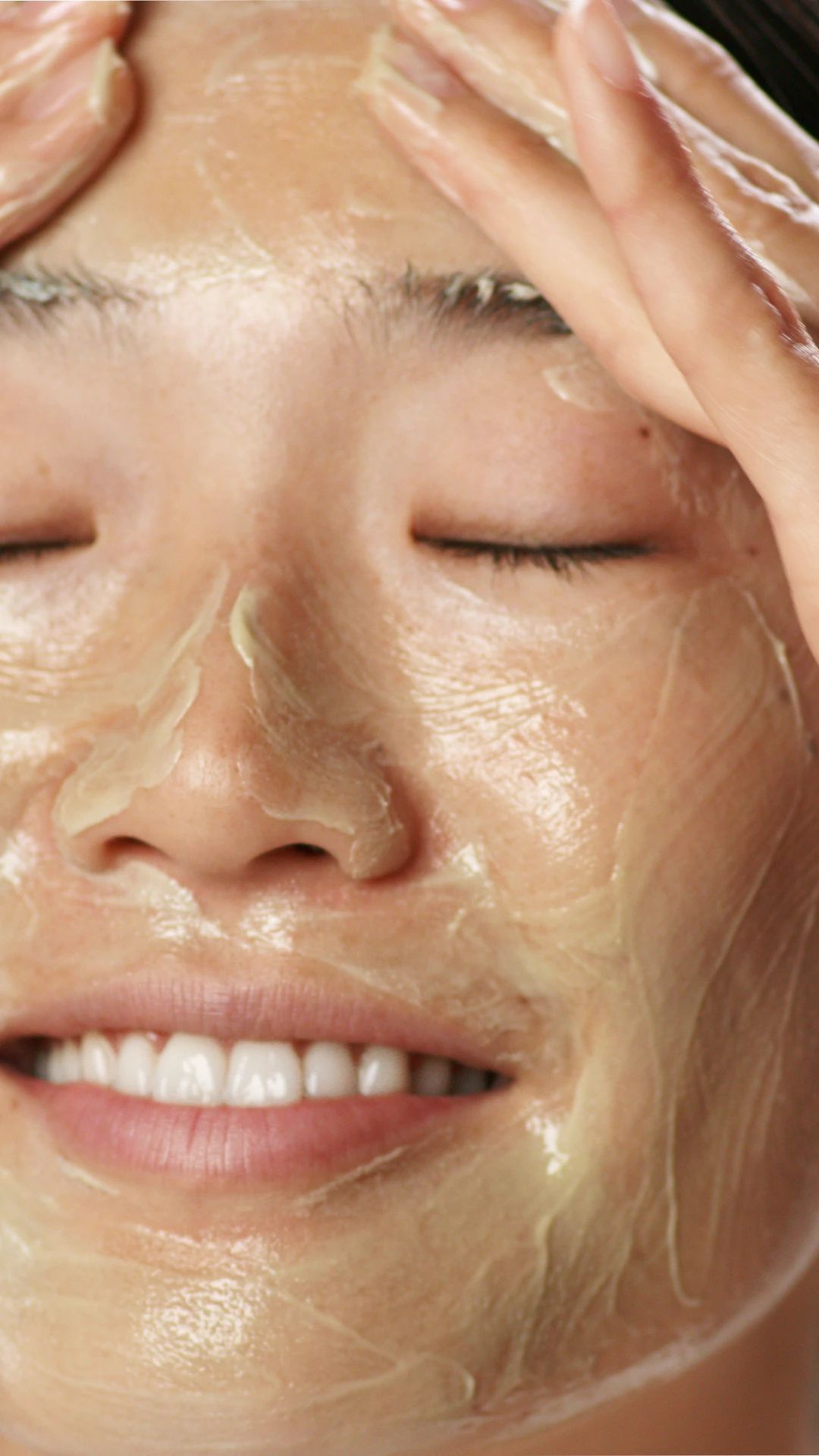 Model image of Dermalogica PowerBright Dark Spot Peel