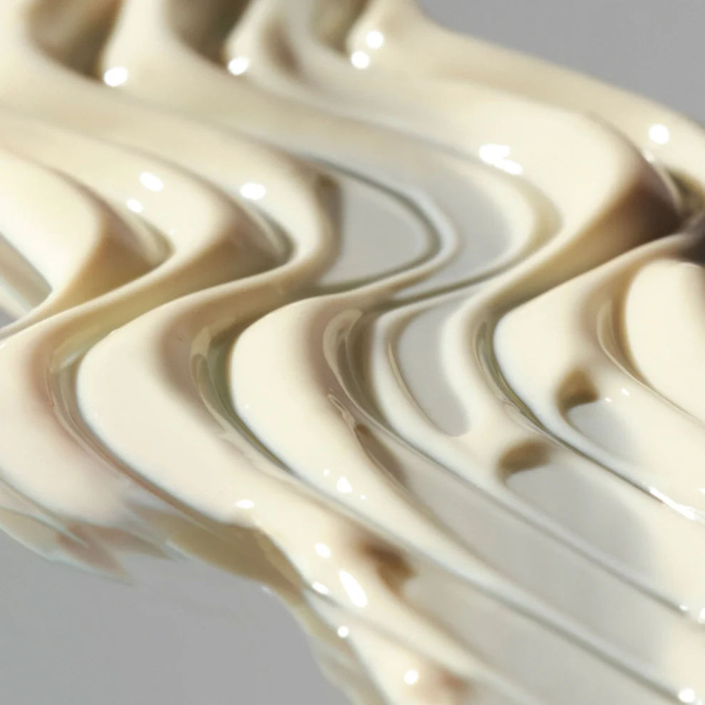 Swatch image of Dermalogica Biolumin-C Heat Aging Protector SPF50