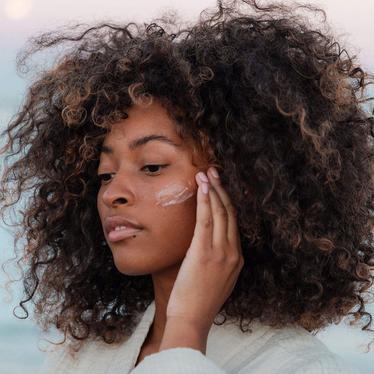 Model image of OSEA Seaglow Overnight Serum