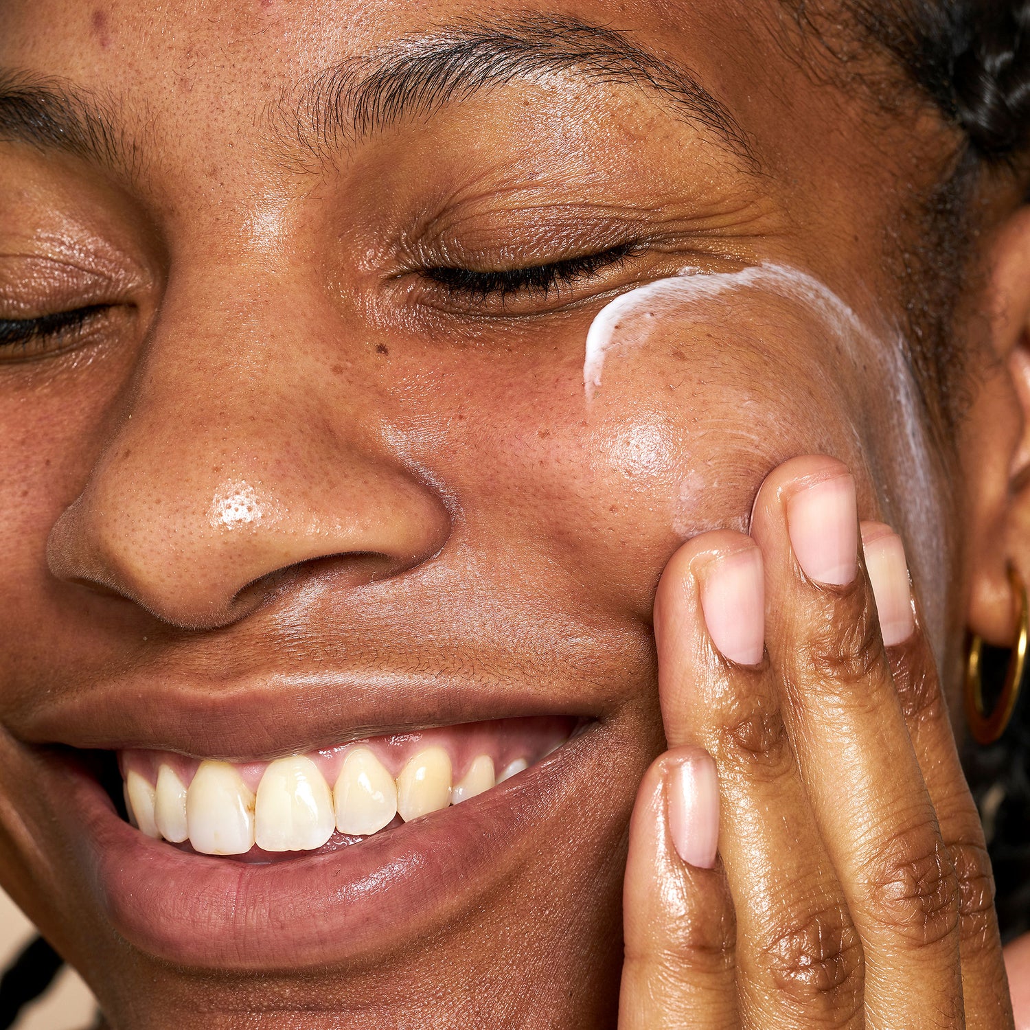 Model image of OSEA Blemish Balm with Plant Based Salicylic Acid