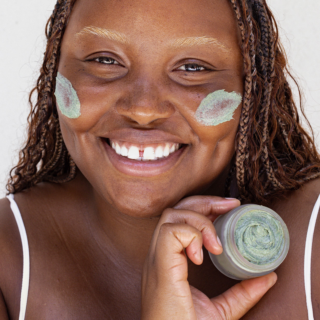 Model image of OSEA Seaglow Resurfacing Scrub
