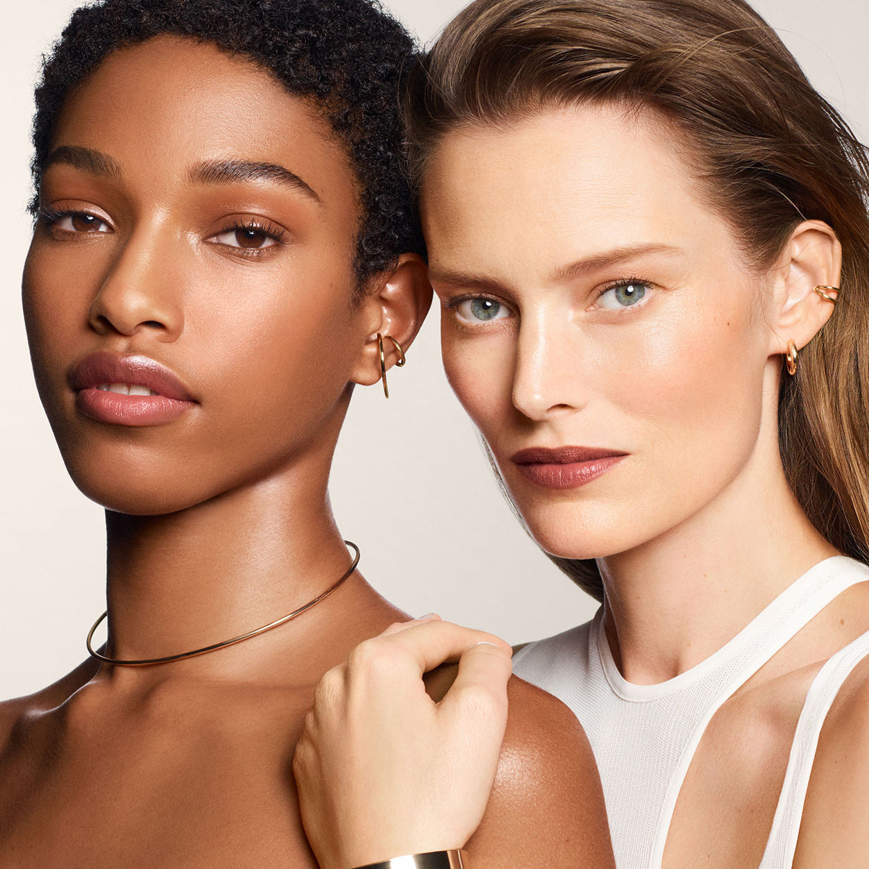 Group model image of Bobbi Brown Vitamin Enriched Smoothing Serum with Niacinamide