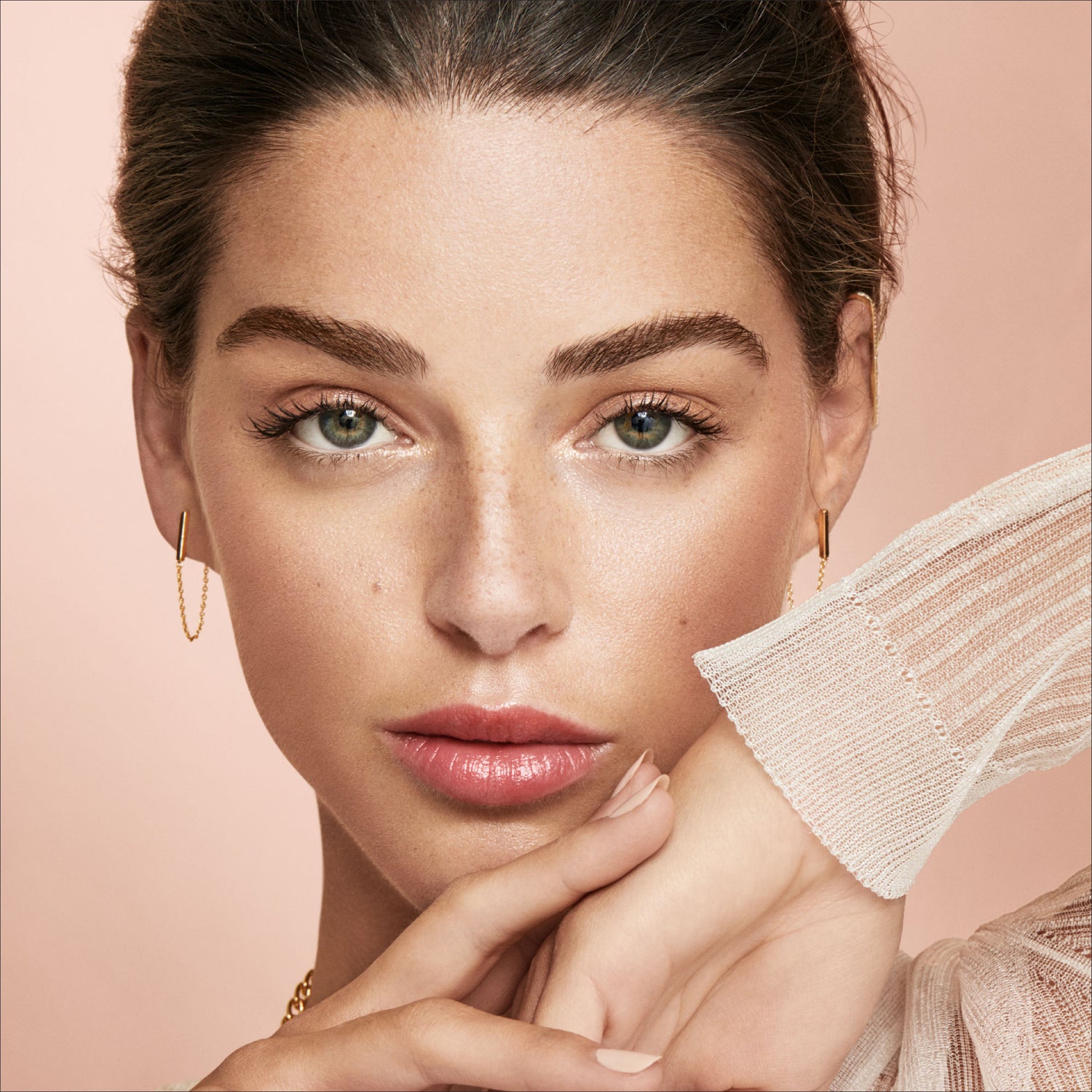 Model image of Bobbi Brown Extra Lip Tint