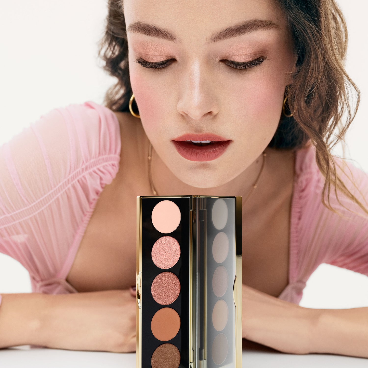 Model image of Bobbi Brown Pink Mirage Eyeshadow Palette (Limited Edition)