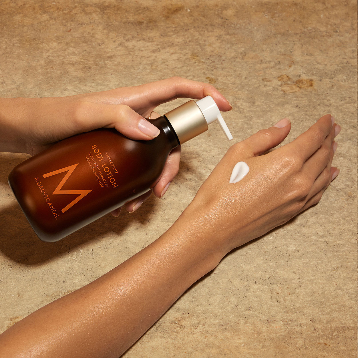 Model image of Moroccanoil Body Lotion Ambre Noir