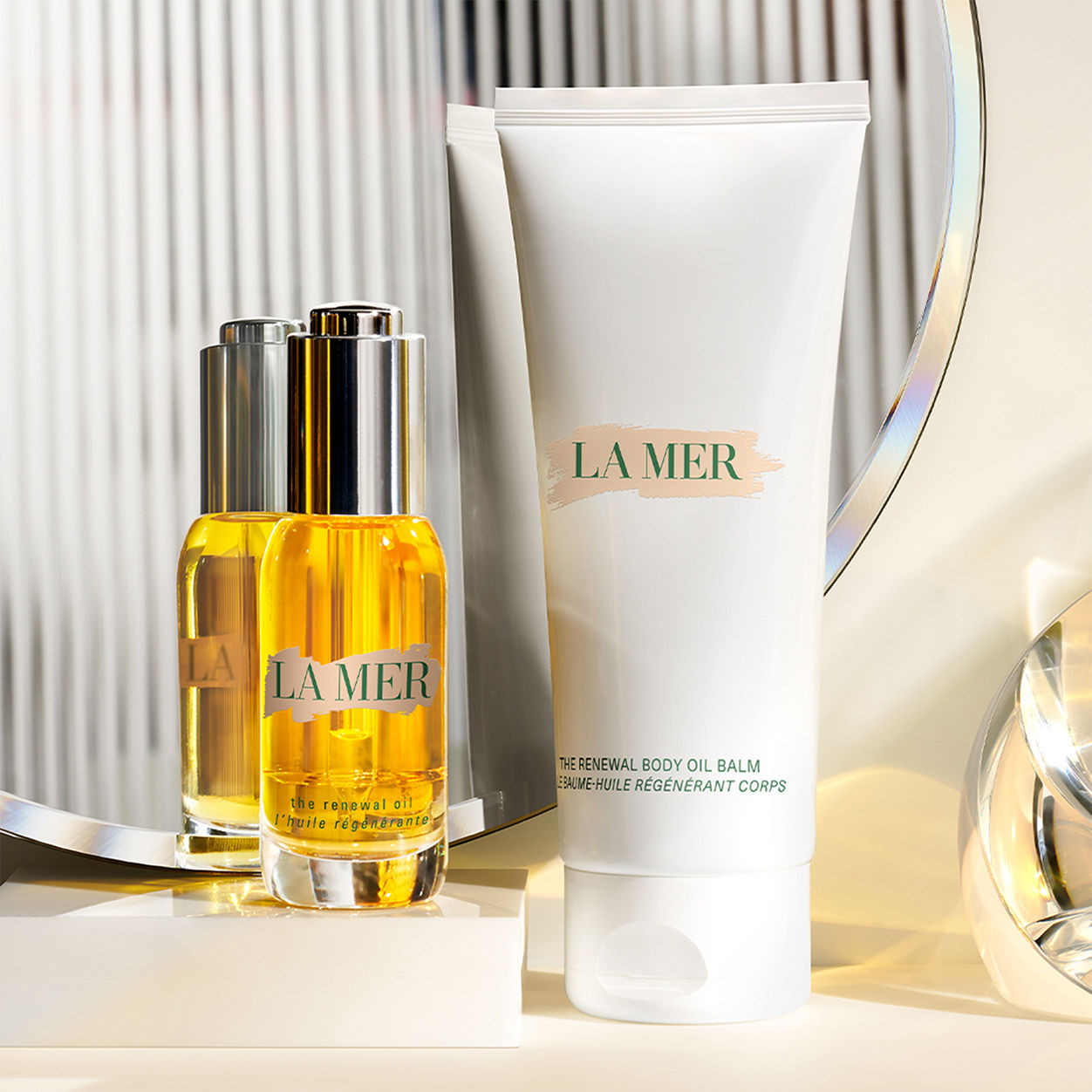 Lifestyle image of La Mer Renewal Body Oil Balm