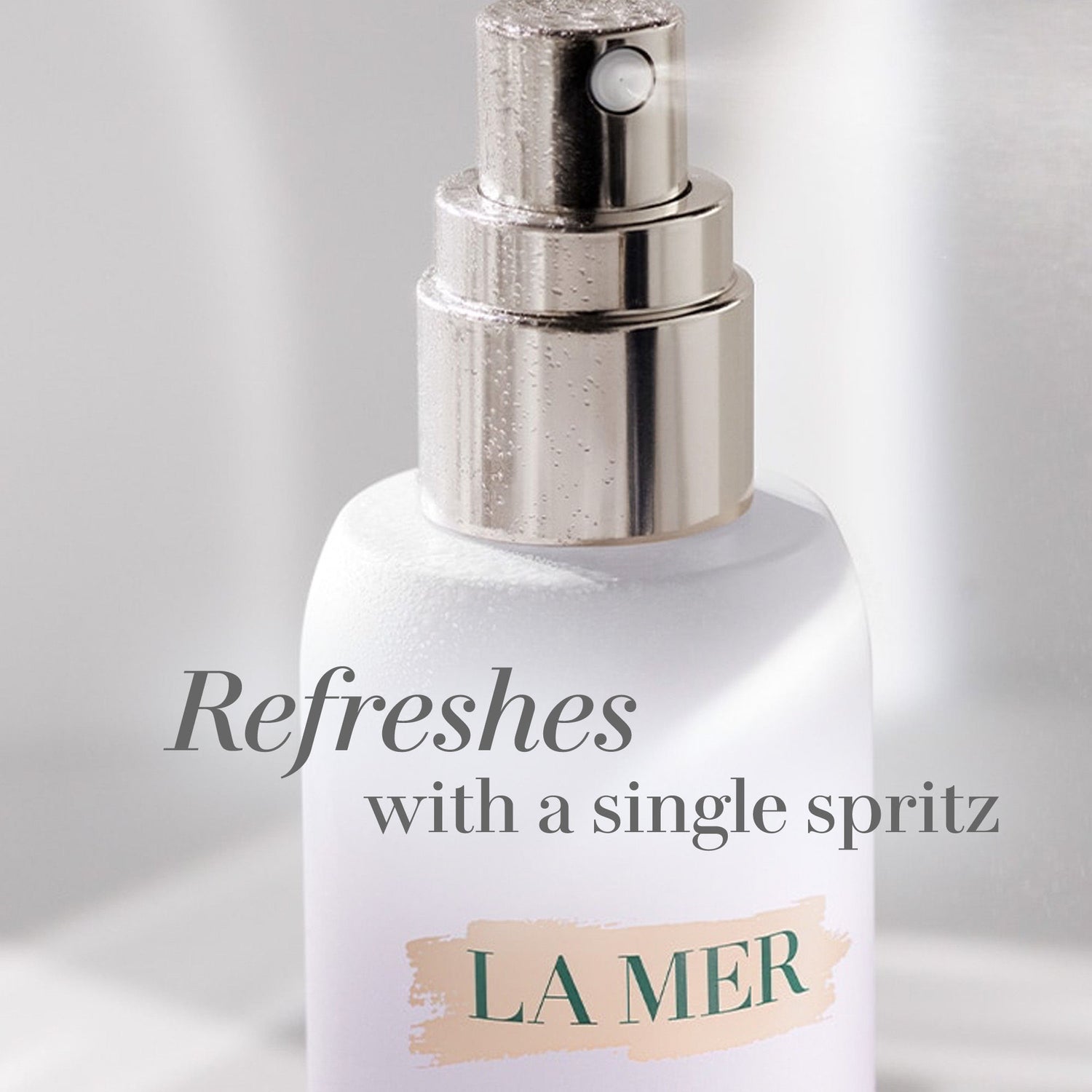 Image of a closed La Mer The Revitalizing Mist