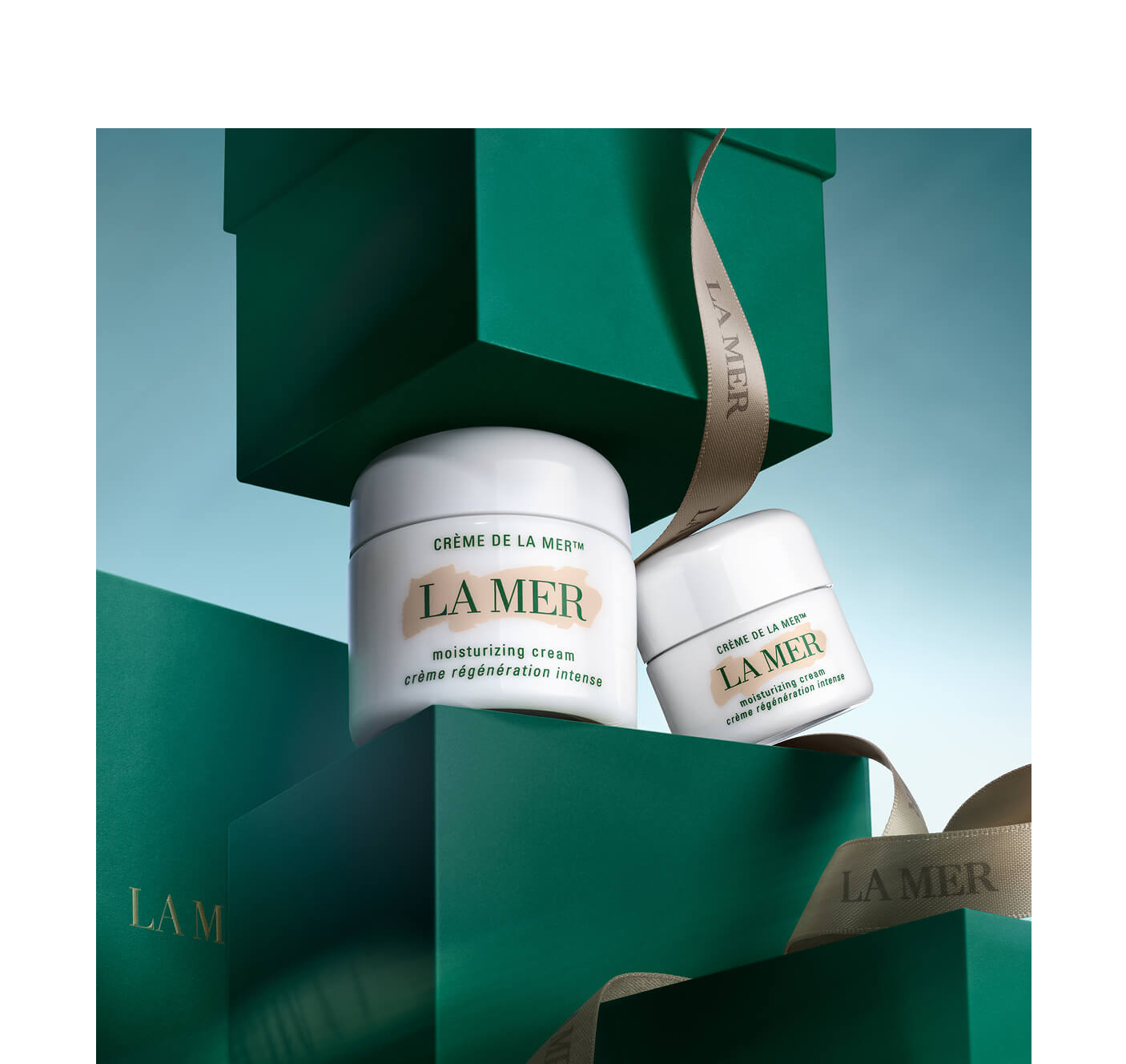 Image of a closed La Mer The Creme De La Mer Duet Set