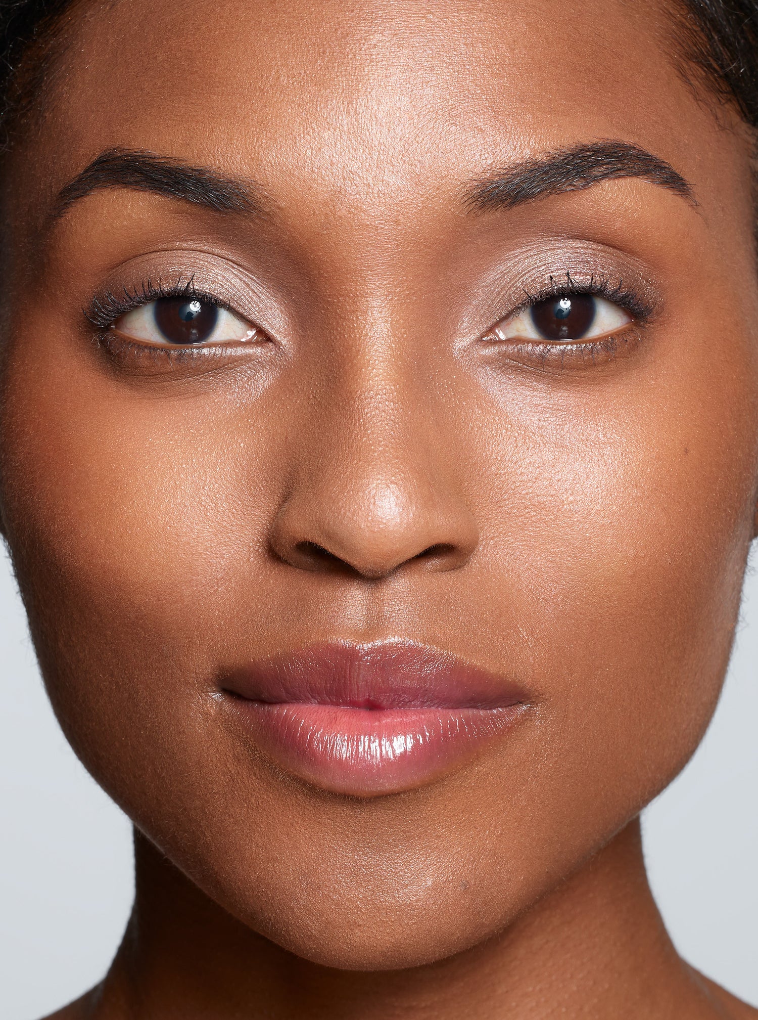 Model image of Trish McEvoy Dual Resort Bronzer