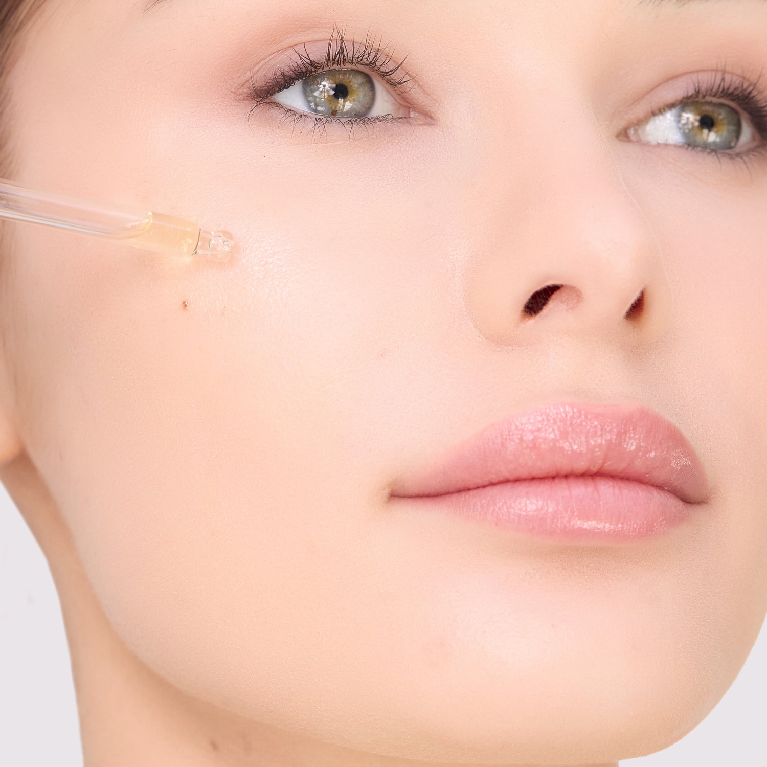 Model image of Trish McEvoy Brighten + Glow Gentle Vitamin C Serum