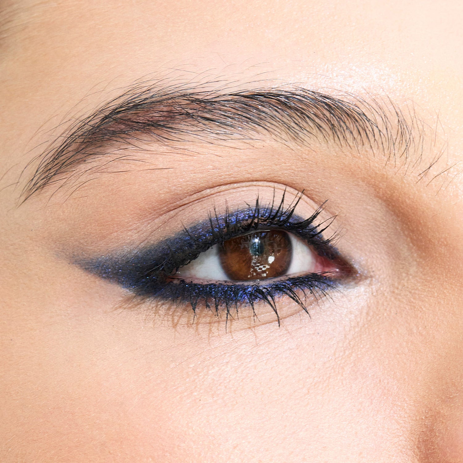 Model image of Trish McEvoy Lash Curling Mascara Jet Black