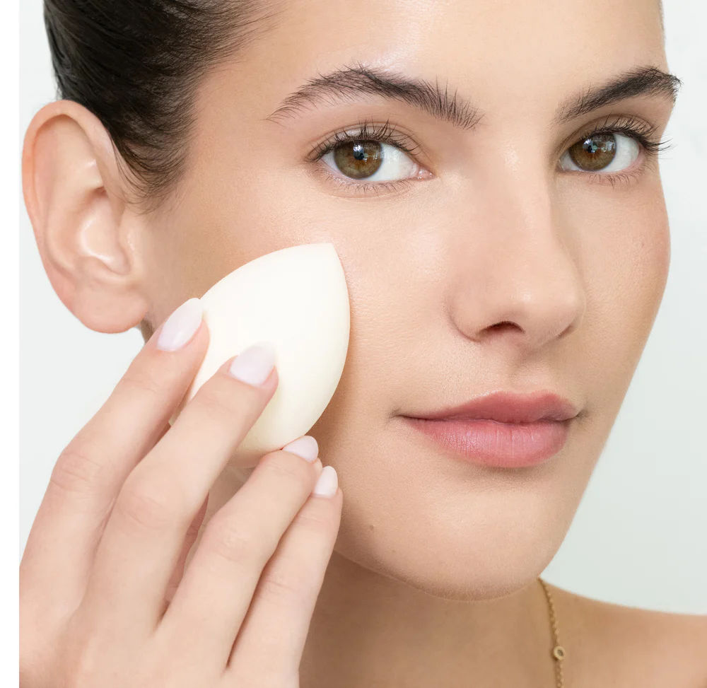 Model image of Trish McEvoy Contour, Blending & Setting Sponge