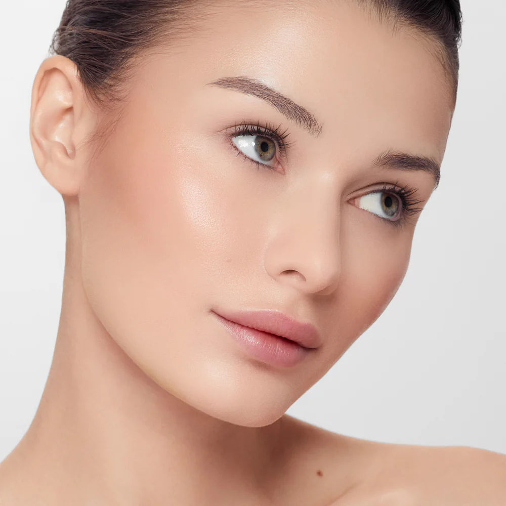 Model image of Trish McEvoy Gorgeous Illuminator and Primer