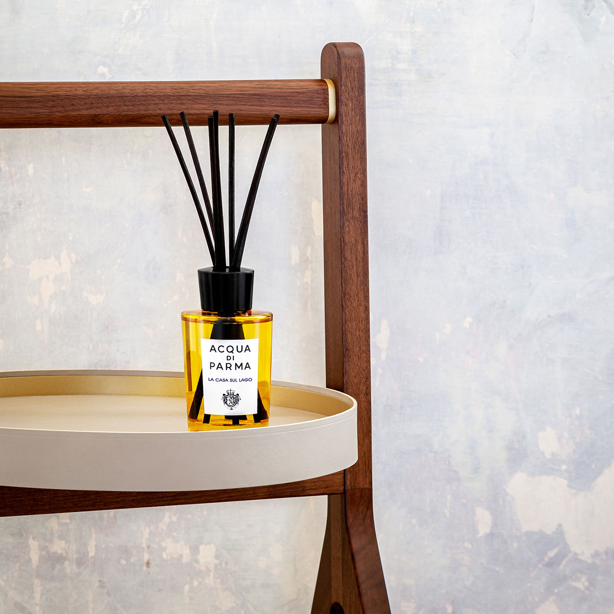 Lifestyle image of Acqua di Parma La Casa Sul Lago Room Diffuser