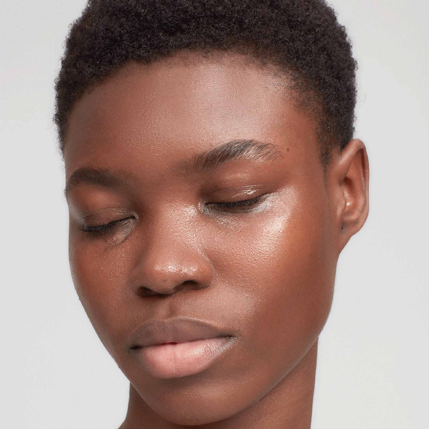 Model image of Victoria Beckham Beauty Oil Cleanser