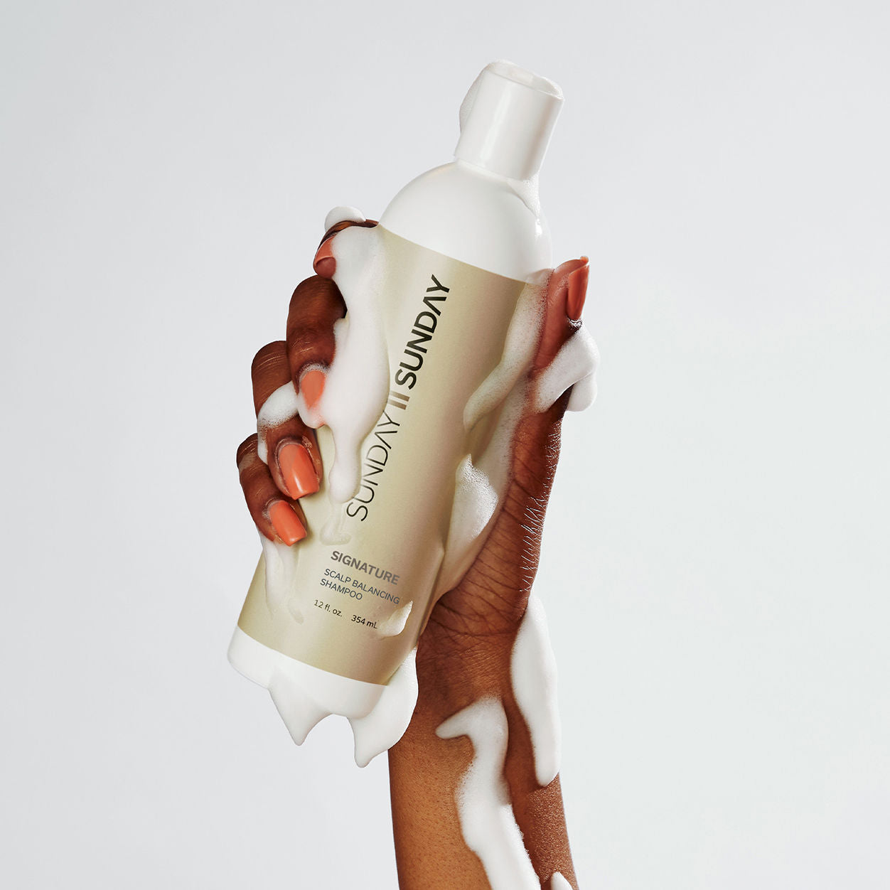 Model image of Sunday II Sunday Signature Scalp Balancing Shampoo