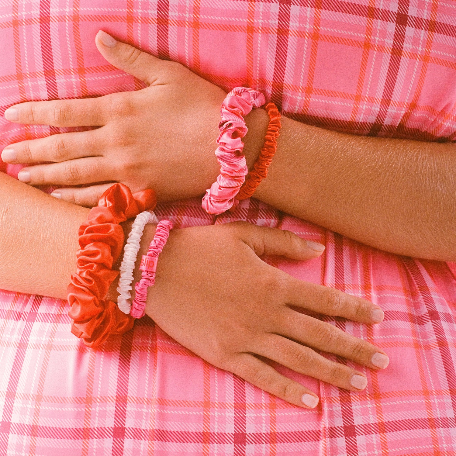Lifestyle image of Slip Scarlet Scrunchie Cracker (Limited Edition)