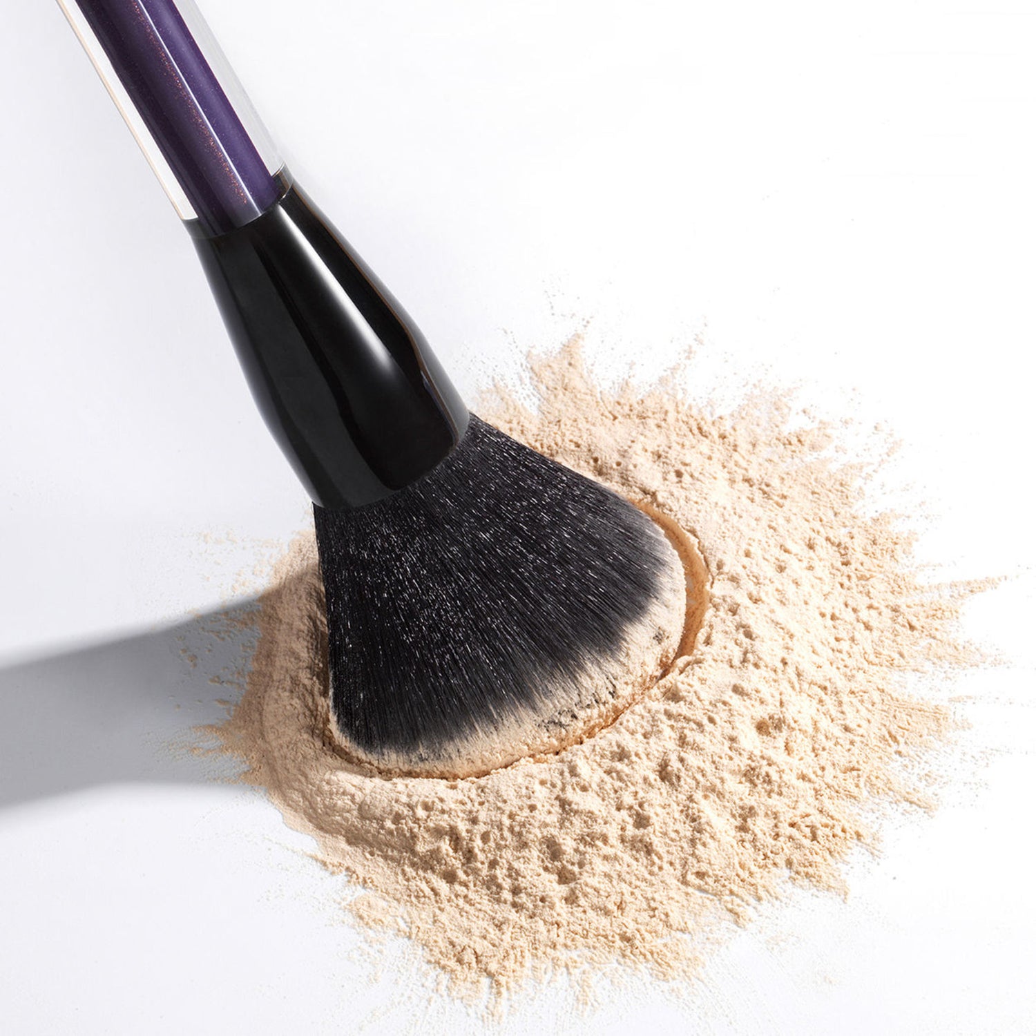 Kevyn Aucoin Large Face & Body Brush lifestyle image .