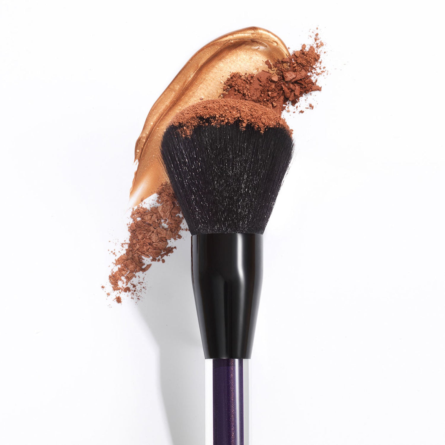 Kevyn Aucoin Large Face & Body Brush lifestyle image 2 .