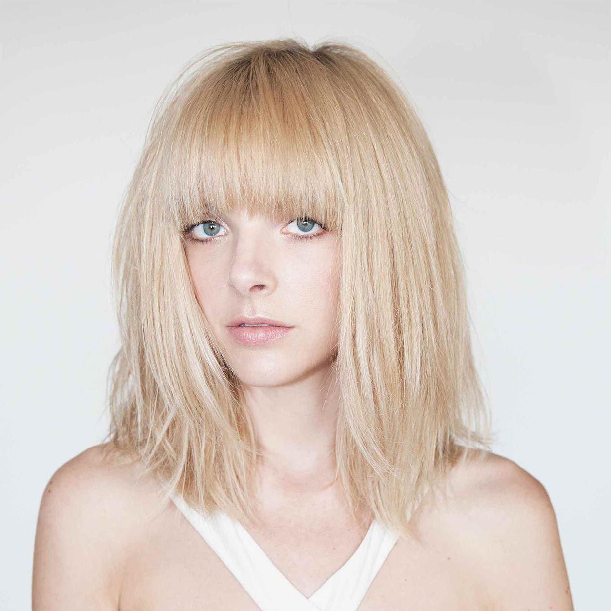 Model image of R+Co Bel Air Smoothing Shampoo and Anti-Oxidant Complex