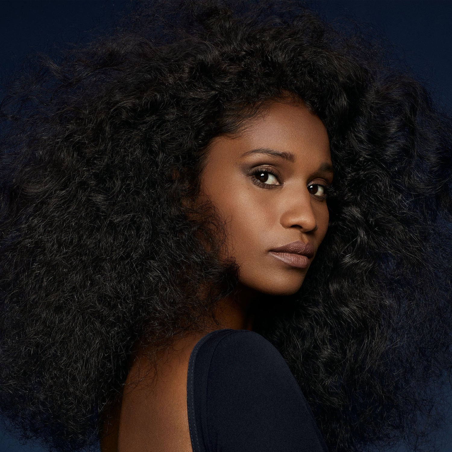Model image of R+Co Bleu Super Style Crème
