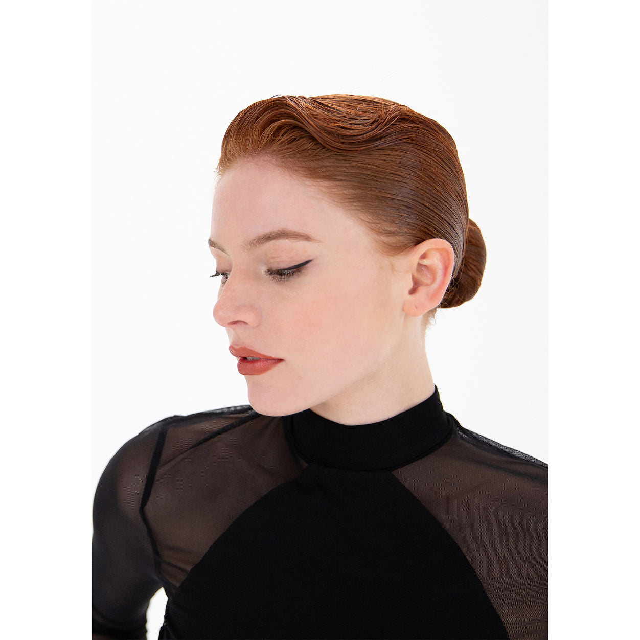 Model image of R+Co Chainmail Thermal Protection Styling Spray