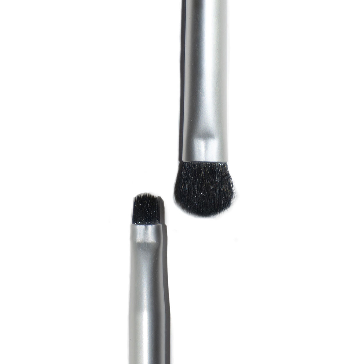 Lifestyle image of Neen Duo Precision Eyeshadow Brush