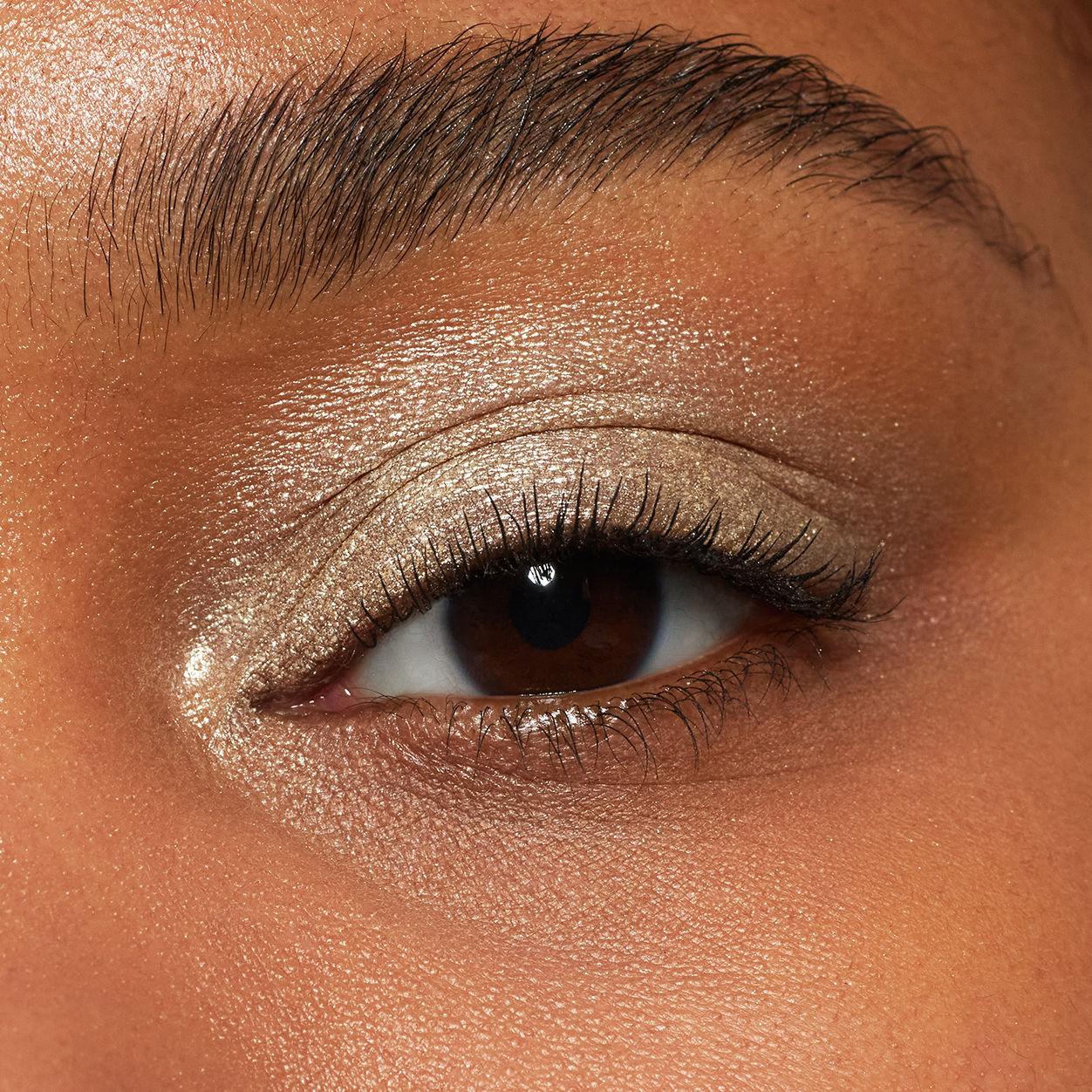 Model image of Neen Pretty Shady Pressed Pigment