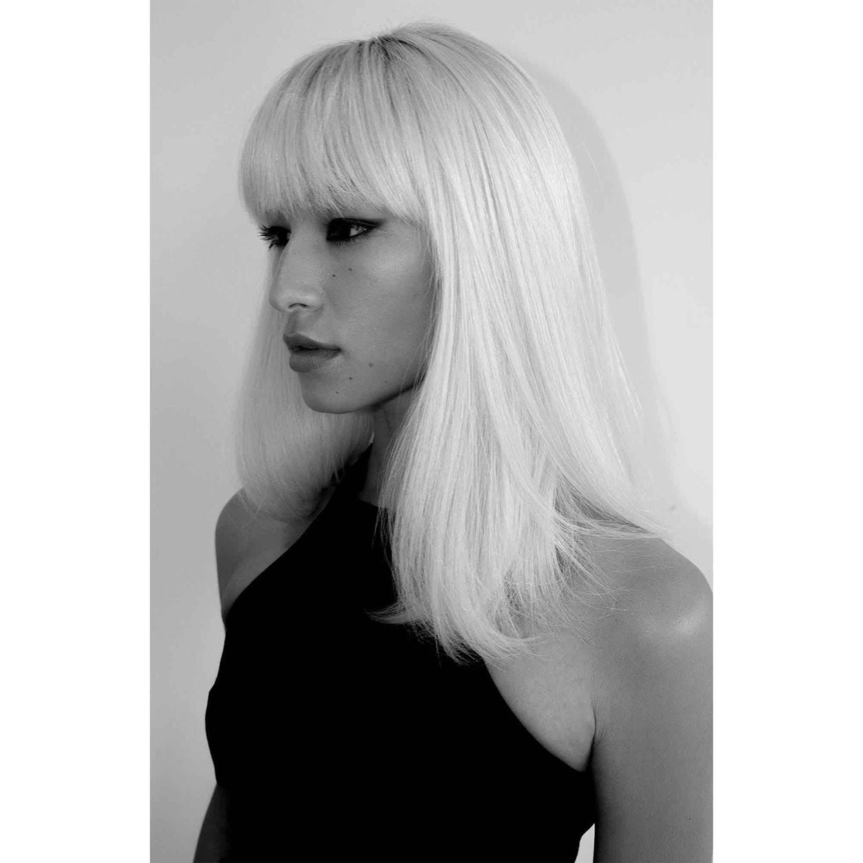 Model image of R+Co Skyline Dry Shampoo Powder