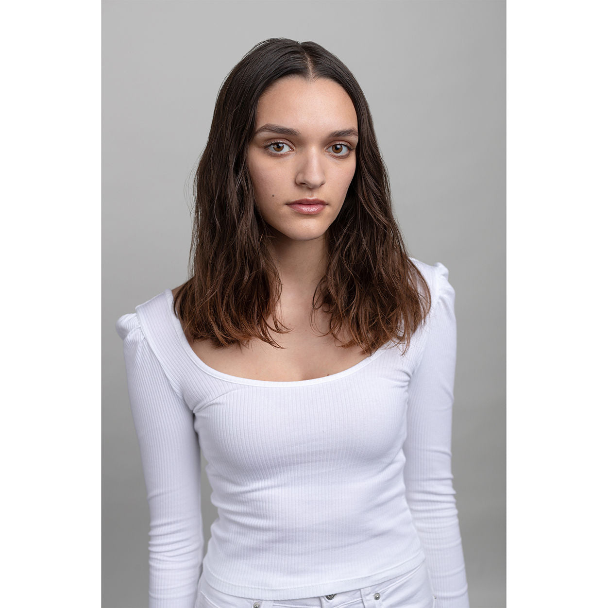 Model image of R+Co Velvet Curtain Cotton Touch Texture Balm