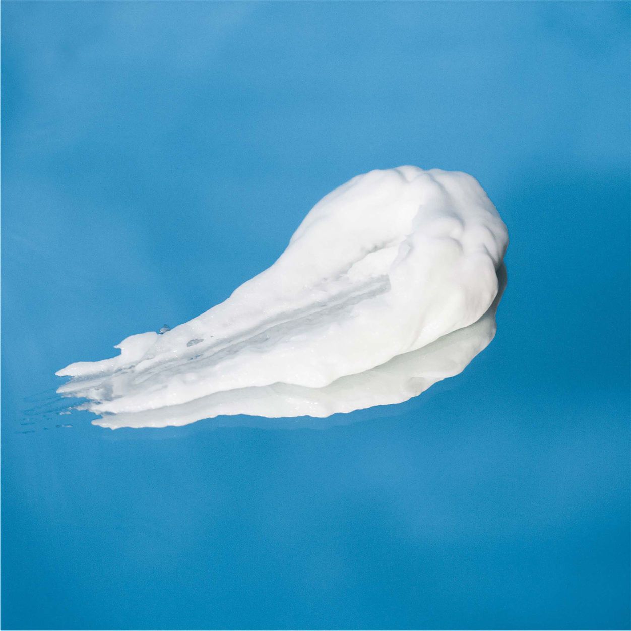 Lifestyle image of R+Co Analog Foam Conditioner