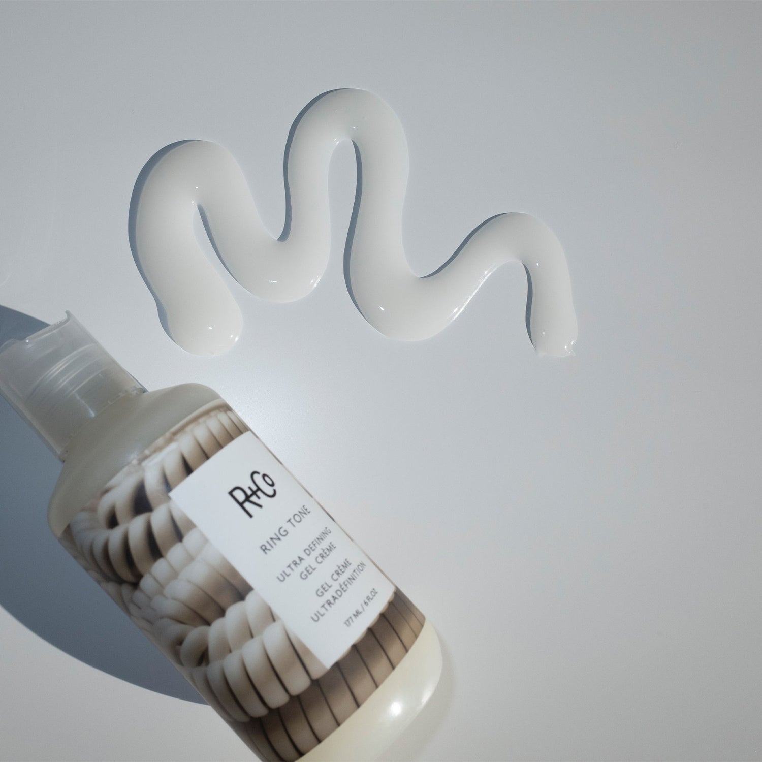 Swatch image of R+Co Ringtone Ultra Defining Gel Crème