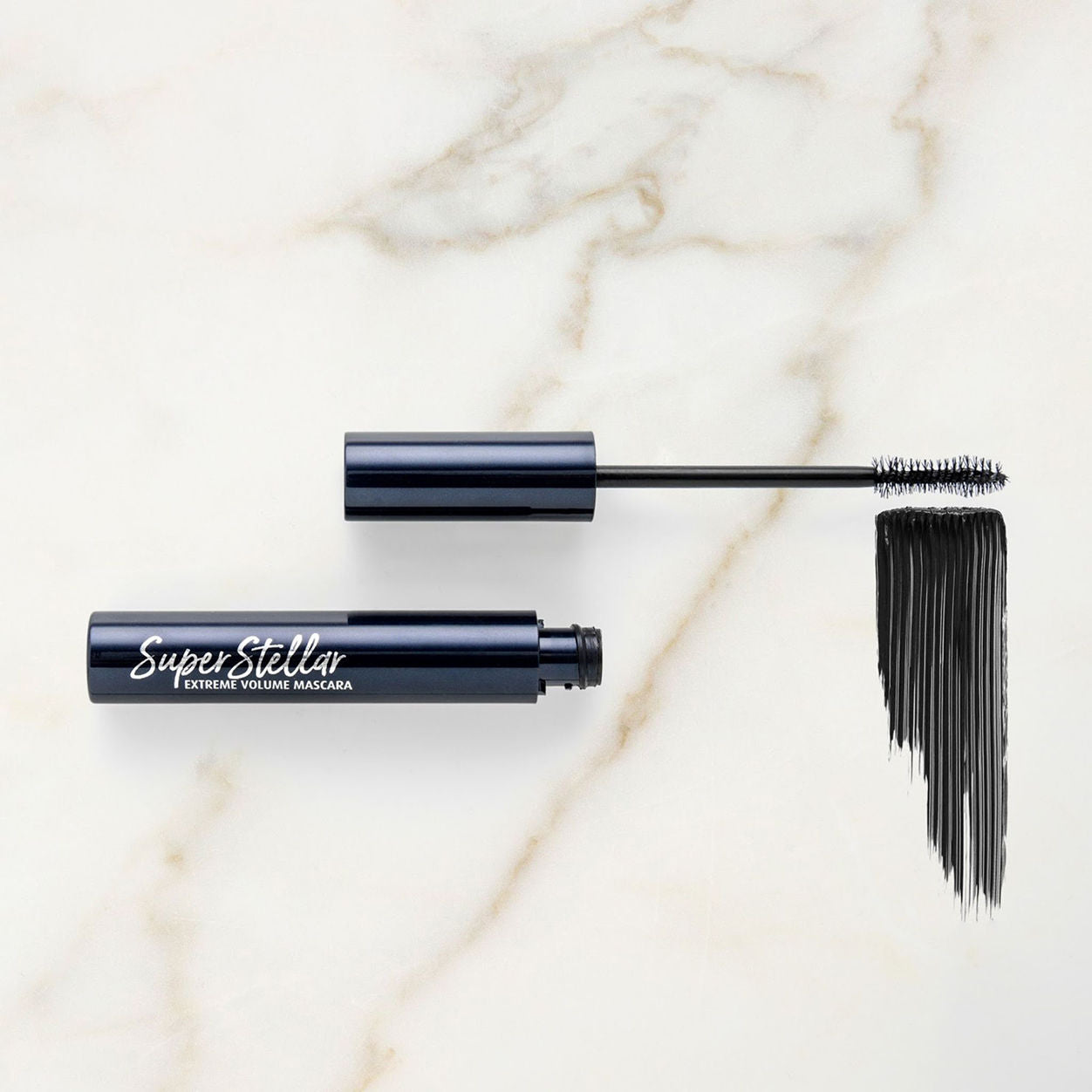 Lifestyle image of Lune+Aster SuperStellar Extreme Volume Mascara