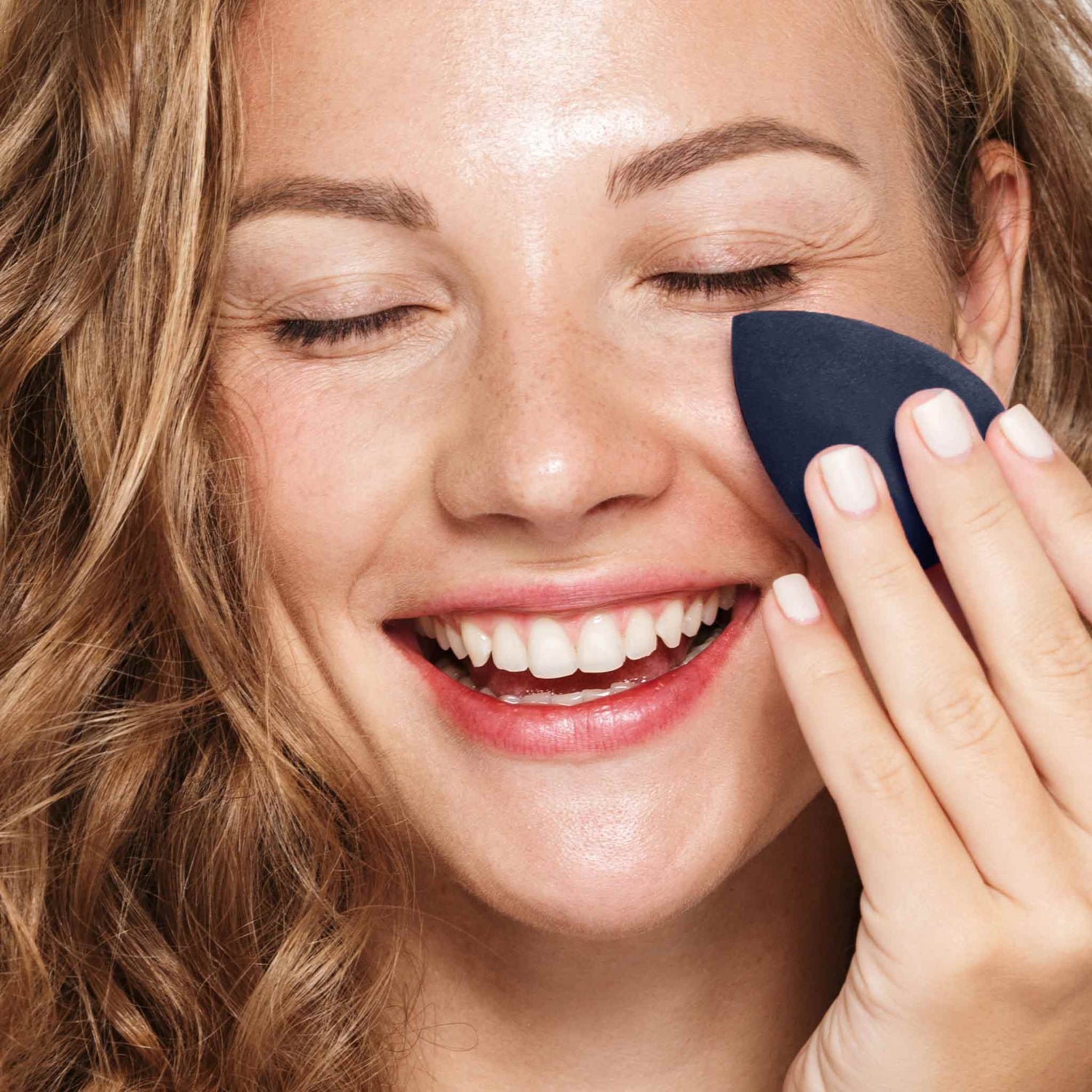 Model image of Lune+Aster Complexion Sponge