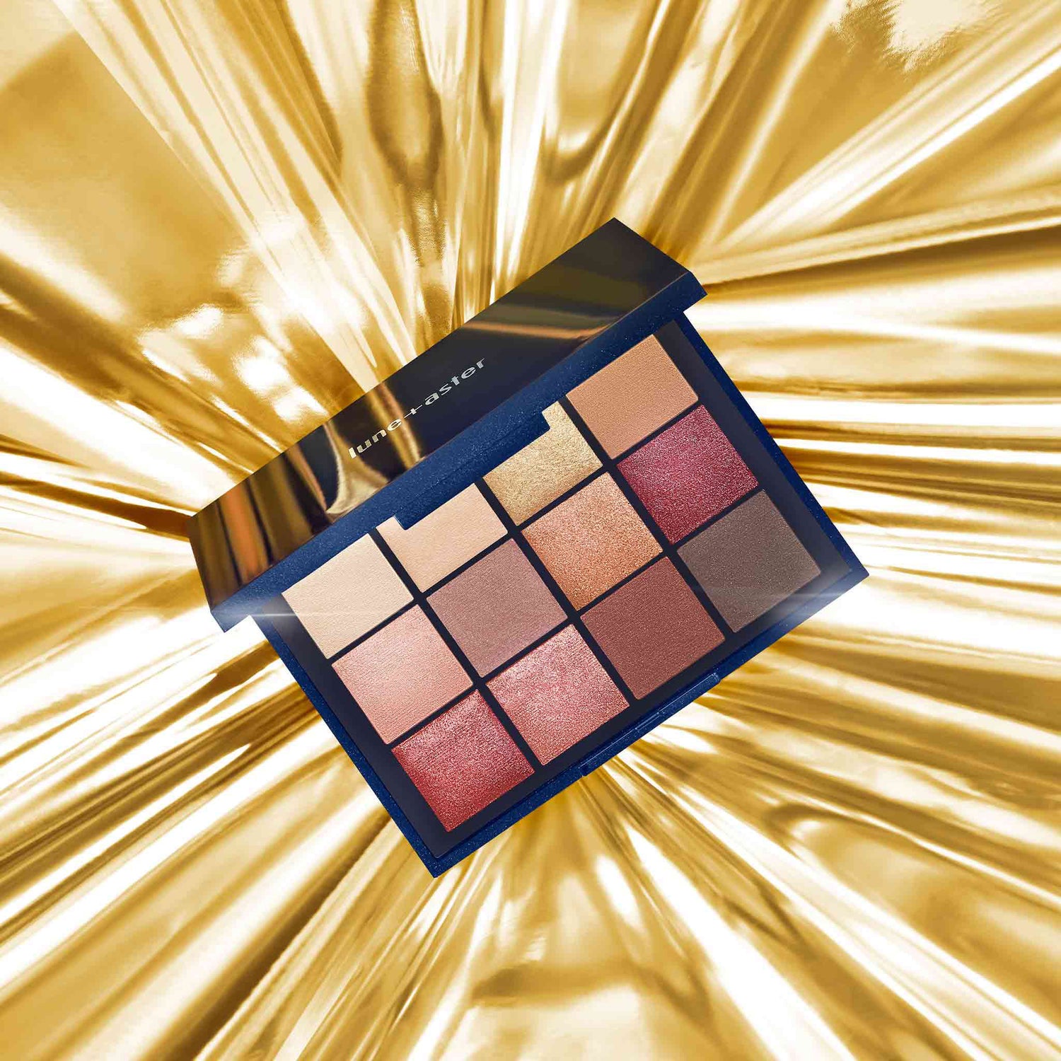 Lifestyle image of Lune+Aster Mosaic Eyeshadow Palette