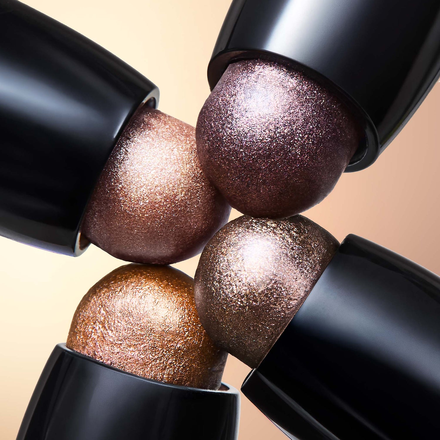 Lifestyle image of Lune+Aster Shadow Play (Limited Edition)