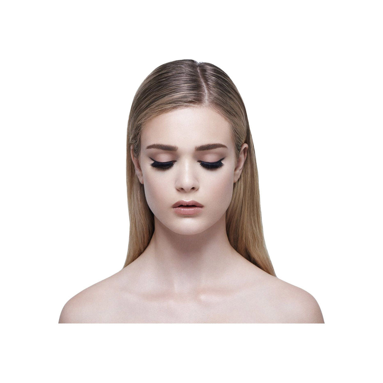 Model image of Lash Star Visionary Lashes 008