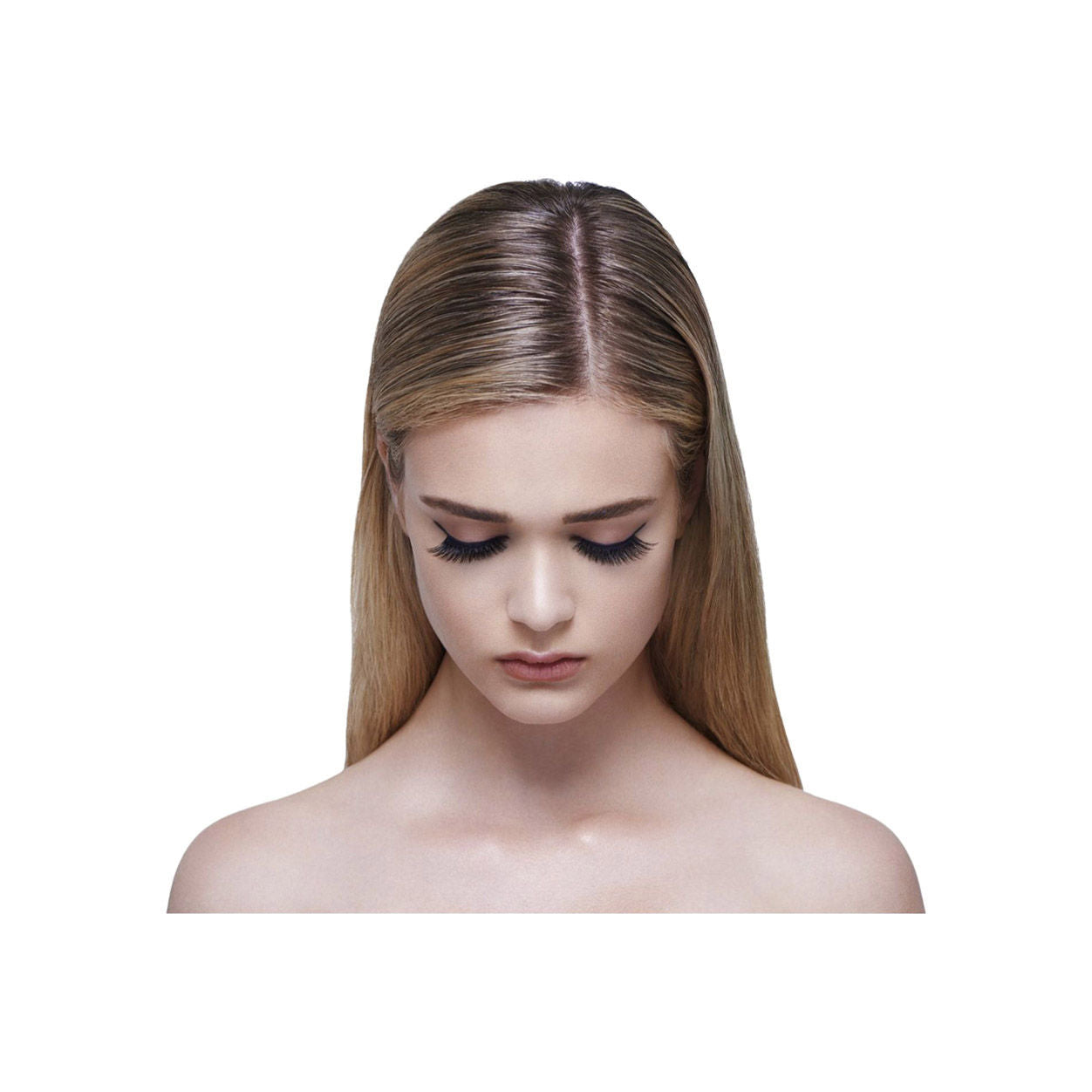 Model image of Lash Star Visionary Lashes 009