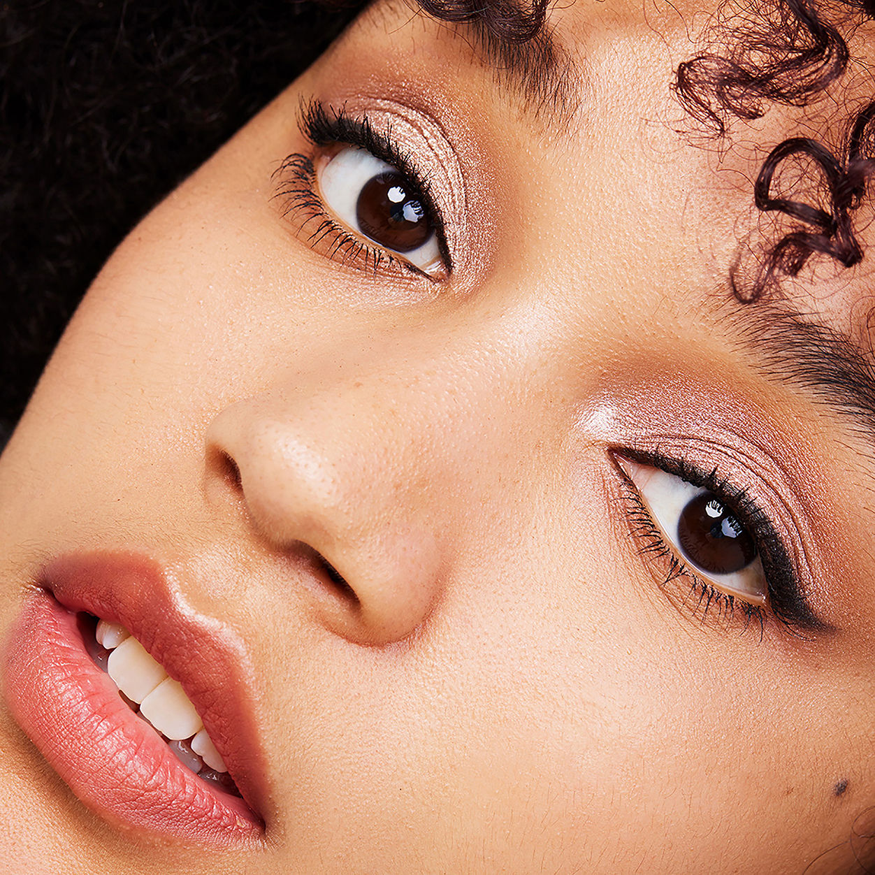 Model image of RMS Beauty Straight Line Kohl Eye Pencil HD Black