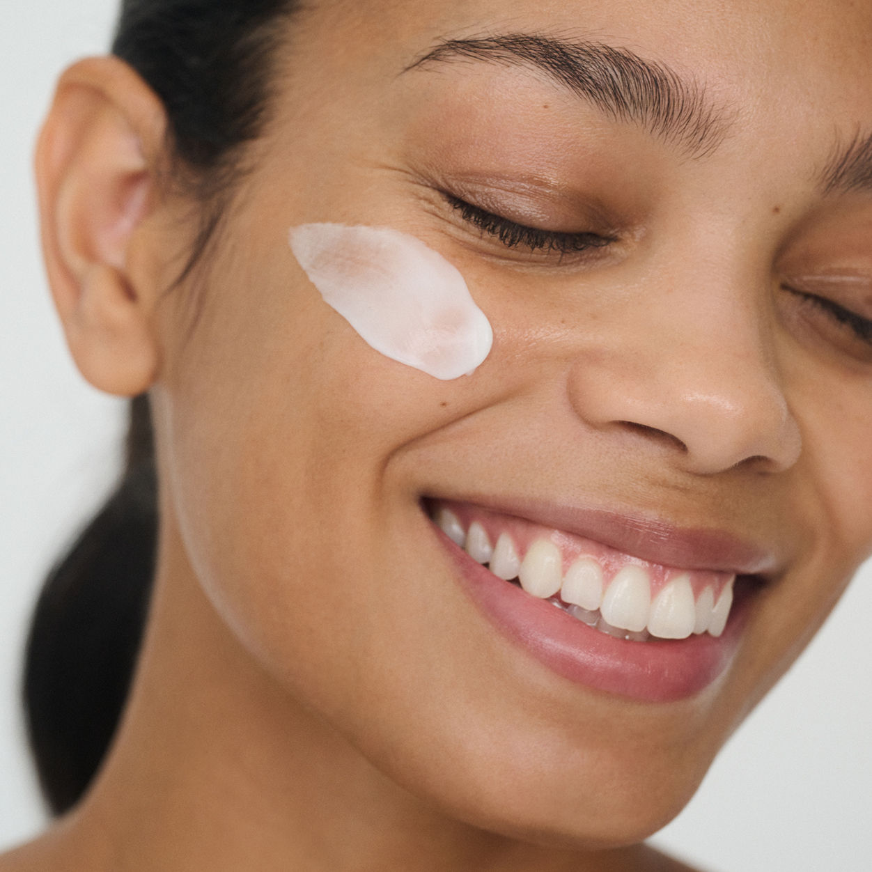 Model image of RMS Beauty Kakadu Luxe Cream