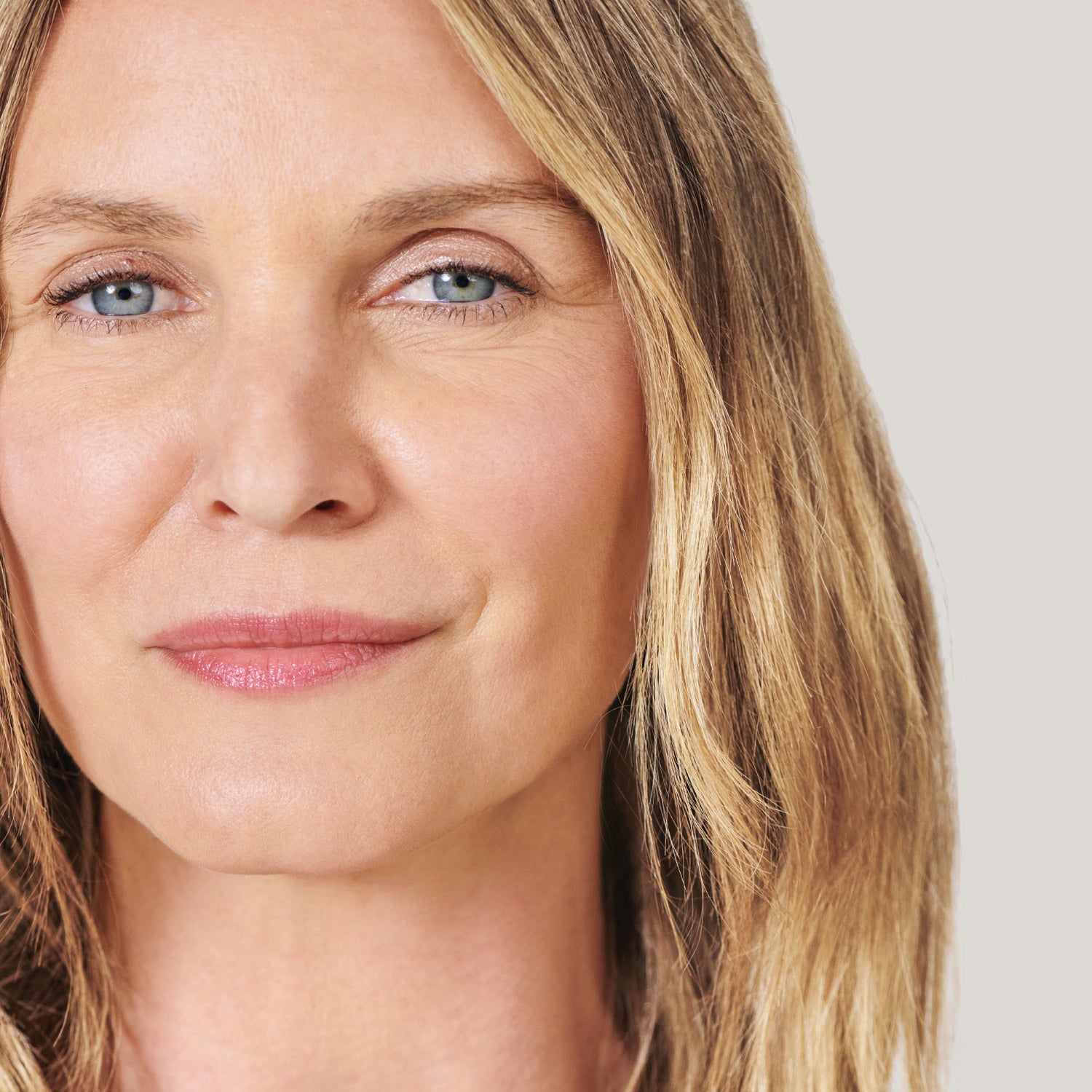 Model image of Virtue Flourish Thickening Styling Treatment