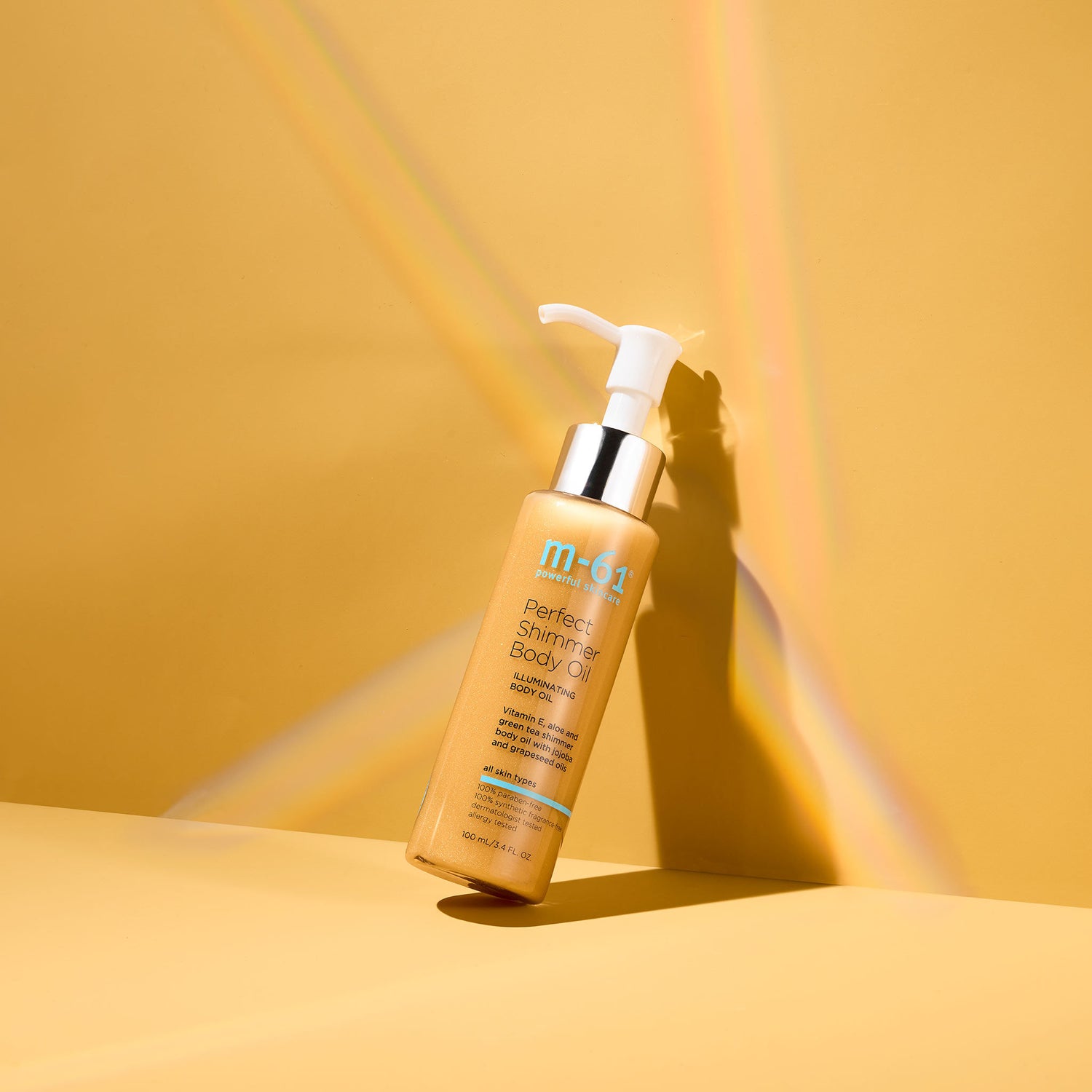 Image of a closed M-61 Perfect Shimmer Body Oil