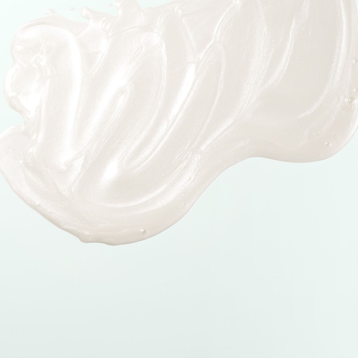 Lifestyle image of M-61 Power Pore Refining Mask