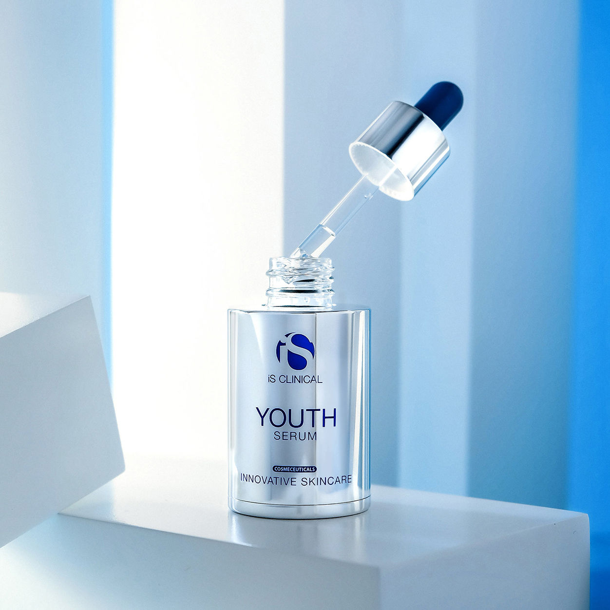 Lifestyle image of IS Clinical Youth Serum