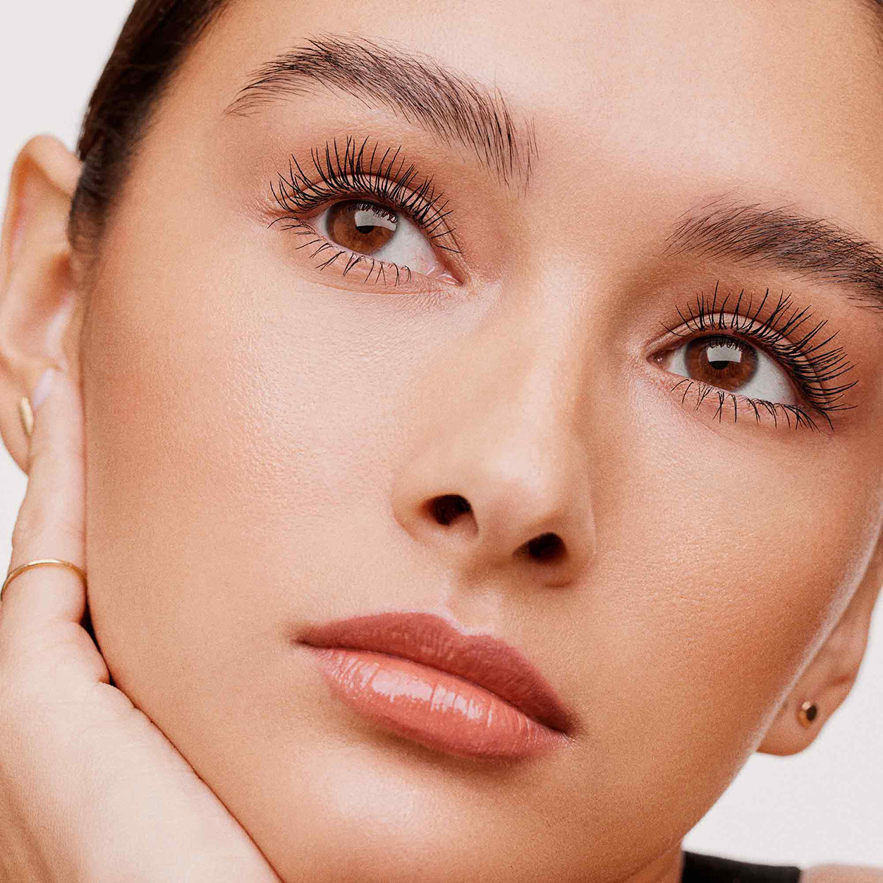 Model image of RevitaLash Double-Ended Mascara Primer